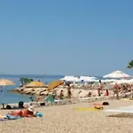 House Between The Sea And Lakes * Grubine